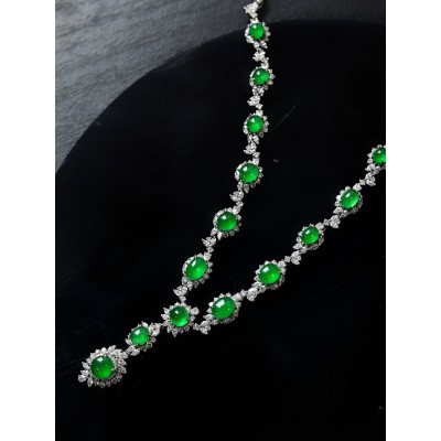 【翡翠项链】18k金镶满绿蛋面项链，颗颗辣绿起光，简约不简单的设计