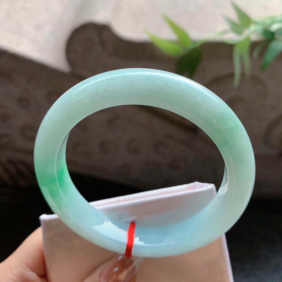 【翡翠手镯】飘绿正圈手镯，圈口56.2-12-9